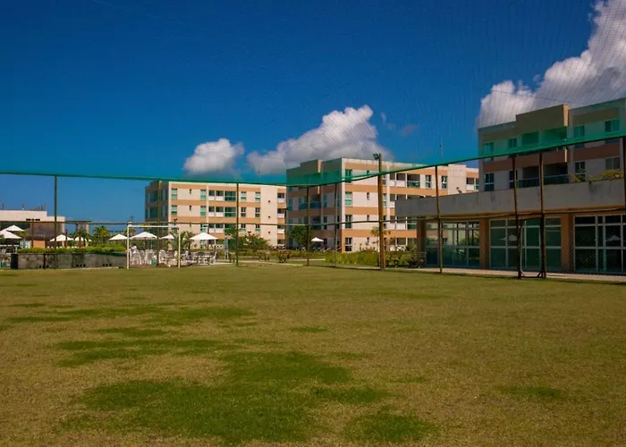 Flat Terreo Muro Alto Condomínio Clube com Sala Reversível para segundo quarto